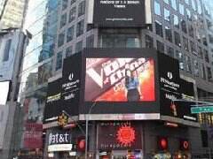 LOL解说第一人 小苍登上美国时代广场大屏幕