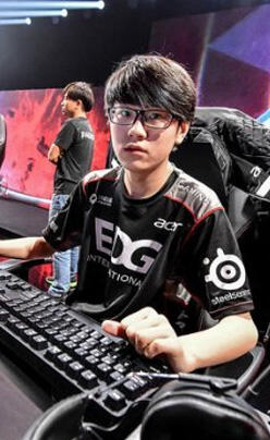 EDG完美晋级八强现场图集