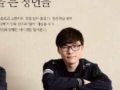 SKT社报专访:捧起召唤师奖杯的青年们