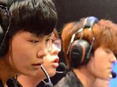 RNG涅槃重生 LPL首日赛后B组实力差距渐显