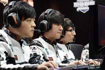 VG Dandy专访：侯爷LOL打得好斗地主不行