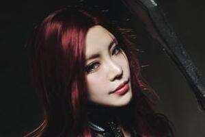 听说有沟就能火？韩国妹子神COS卡特琳娜