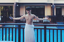 灵药微博：半年前已分手 目前自己在创业