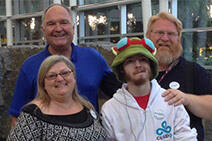 LOL正能量之拳头为患病少年设计新英雄