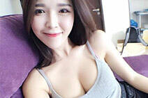 “娜美身材”女玩家晒大奶私照 胜率高达90%