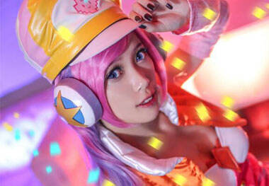 好运不会眷顾傻瓜 风骚电玩女神诱惑来袭