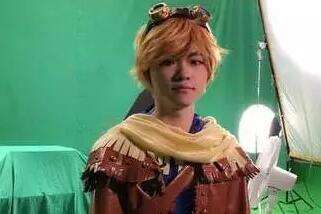 Faker首次COS献给EZ 55开表示能和他五五开