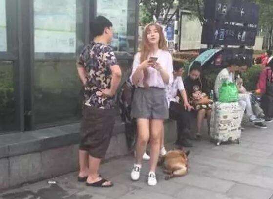 LOL小狗Uzi女朋友艾西资料曝光 UZI绯闻女友艾