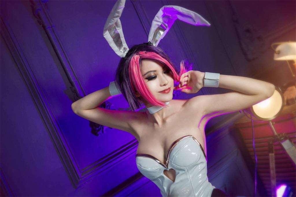 另类惹火兔女郎COS 萌萌哒凯瑟琳的另一面
