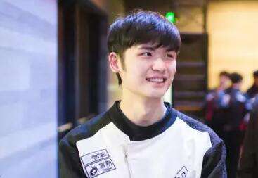 “药态”何时才能登场 LPL里那些超级替补们