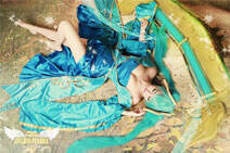 柔弱中又带着邪恶 胸潮澎湃的琴女COS