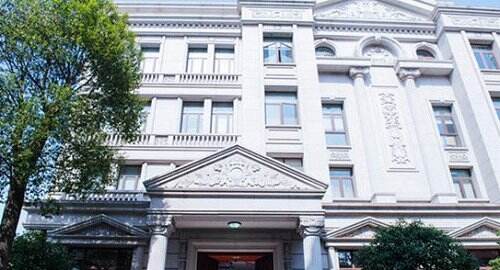 RNG基地水费一个月18万? 洗澡狗直面水费18