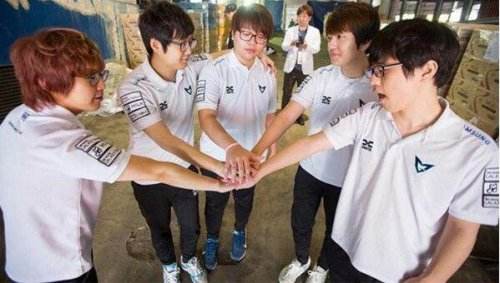 <a href=http://www.77zhanghao.com/ target=_blank class=infotextkey>LOL</a>ƱѡLPLȫ UZI