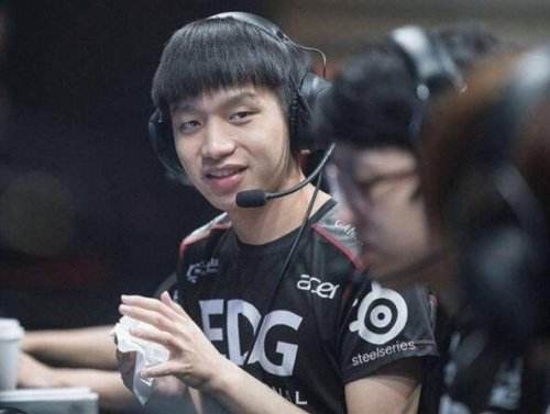 <a href=http://www.77zhanghao.com/ target=_blank class=infotextkey>LOL</a>ƱѡLPLȫ UZI